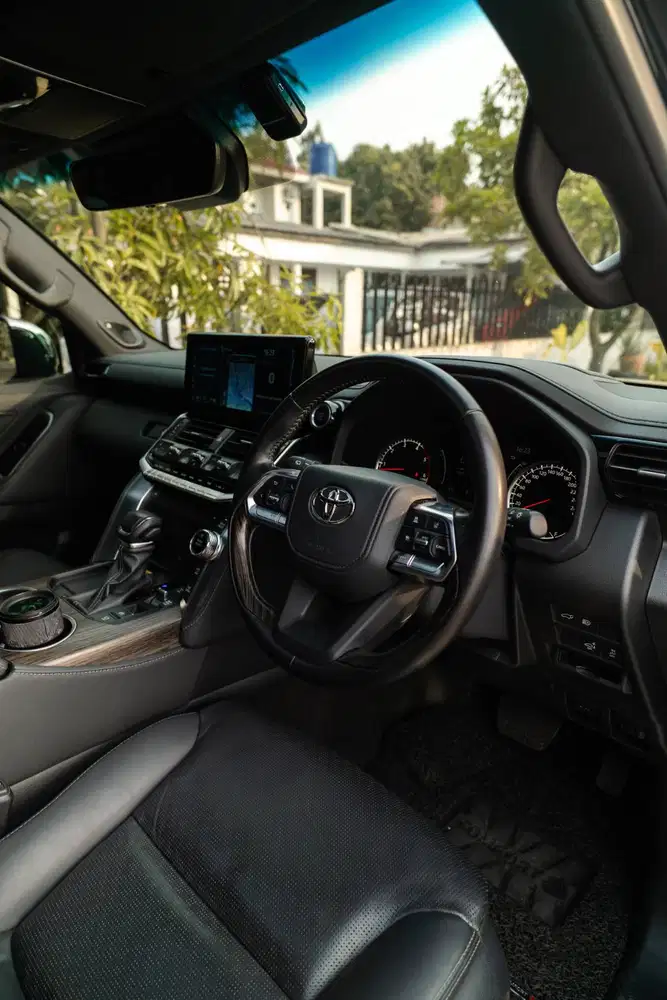 Toyota All New Land Cruiser 300 VX-R Year of Production 2023