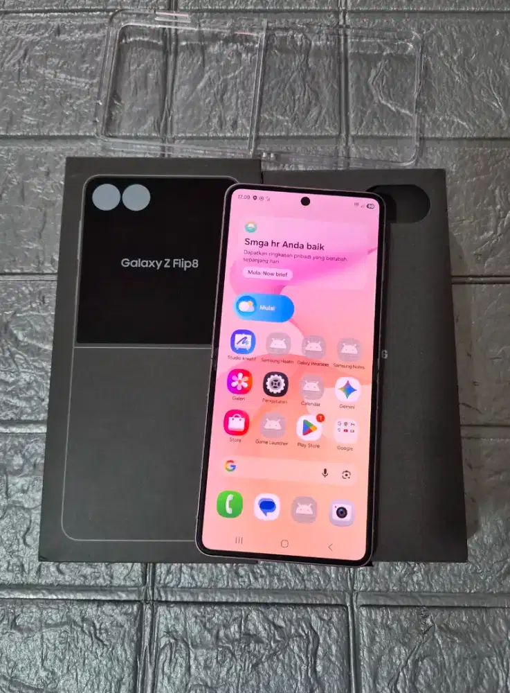 Samsung Z Flip 8 5G 12/512GB Pink Umur 2 Minggu