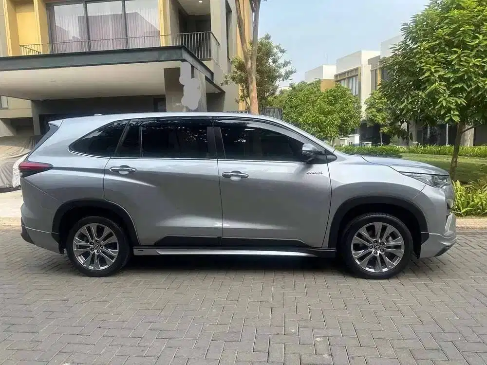 toyota kijang innova (2023)