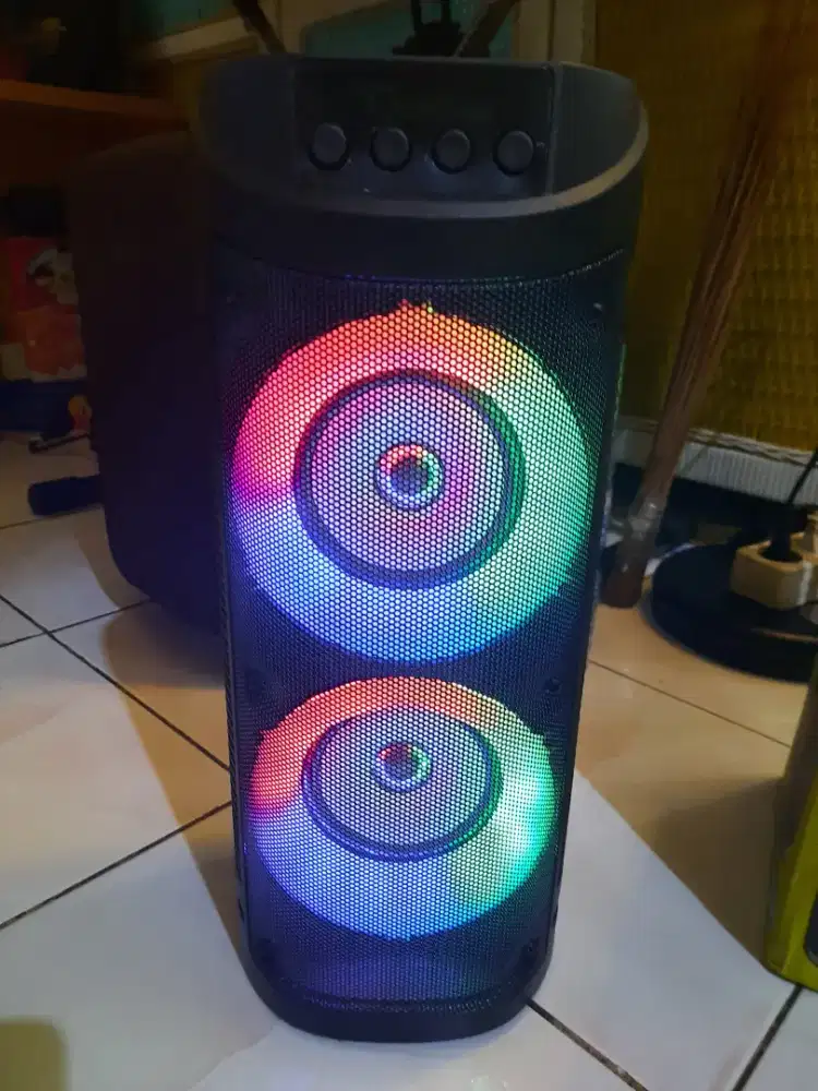 Speker karoke blotot ada mic kabel suara cukup bagus
