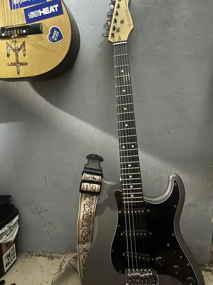 Gitar listrik Donner Dst 80