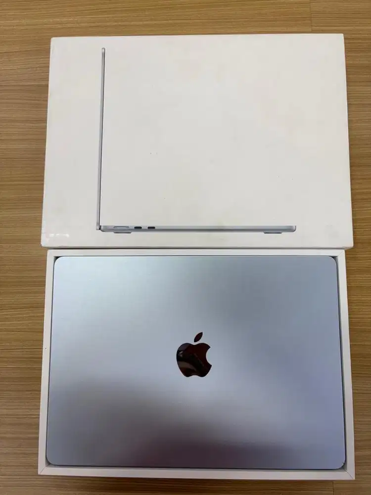 Macbook Air M4 13 inch 16/256GB Ex Garansi Resmi Indonesia