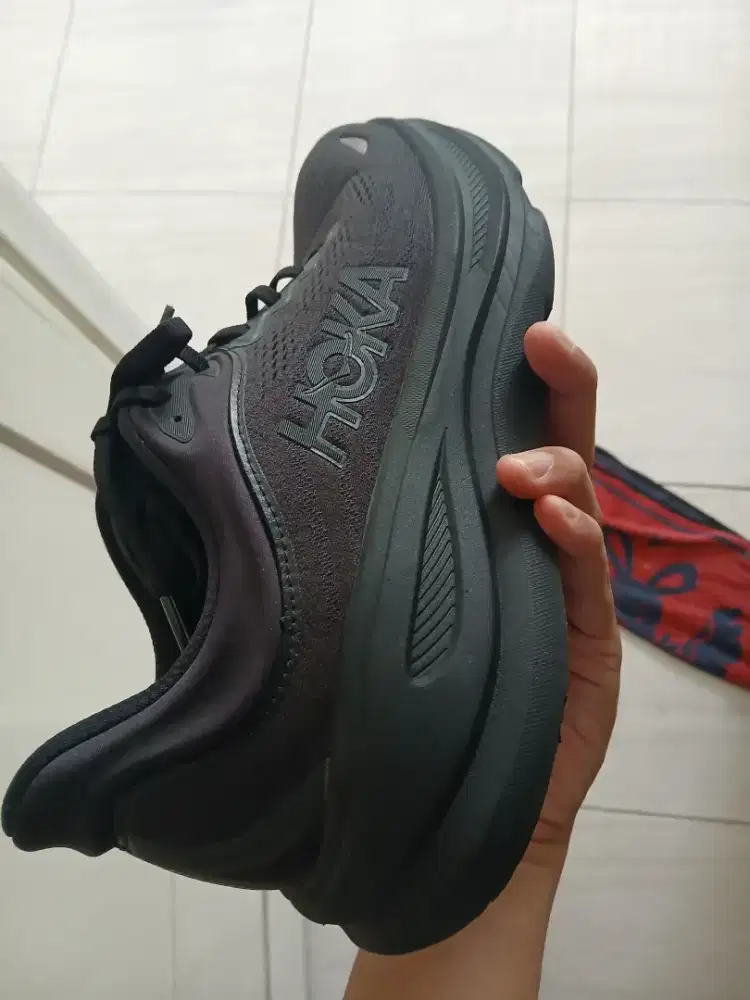 Sepatu Running Hoka Bondi 9