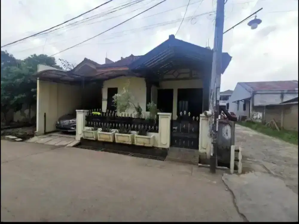 Rumah 2 lantai Hoek di cileungsi