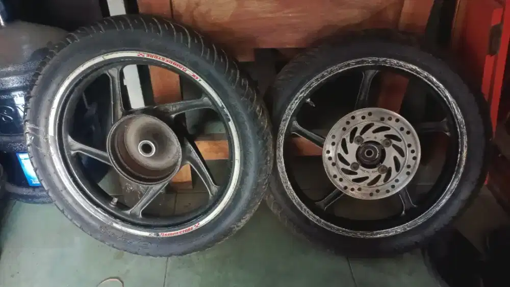 Velg dan Ban copotan