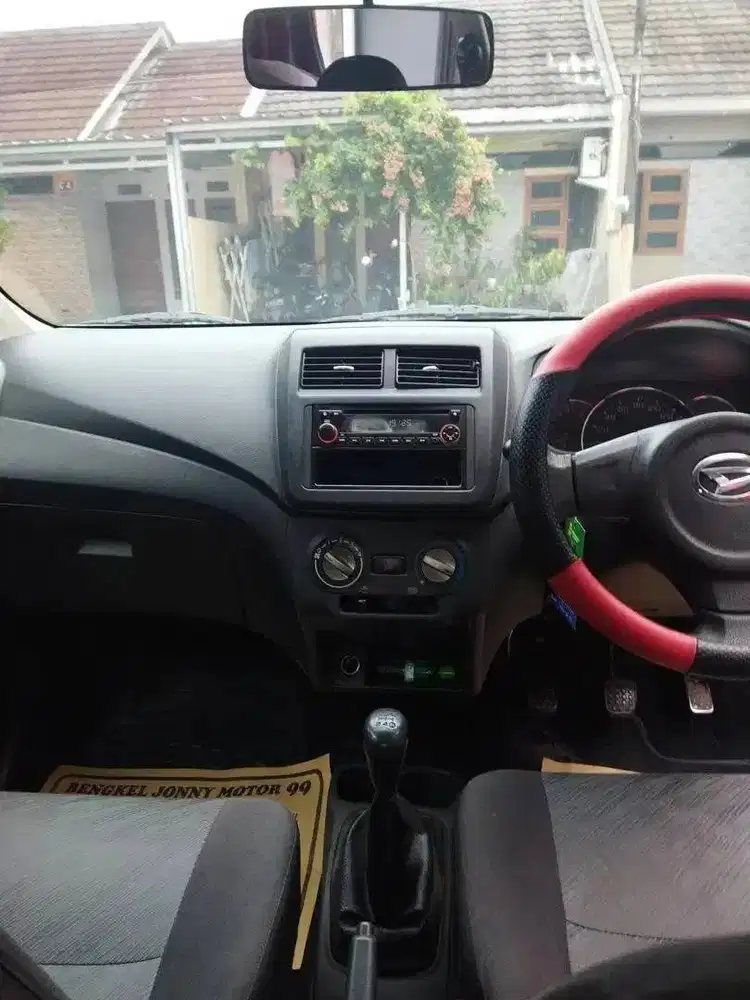 daihatsu ayla (2015)