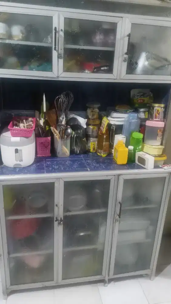 Jual lemari dapur bekas
