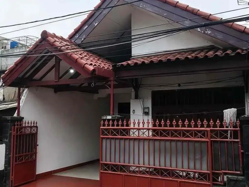Dijual rumah asri nyaman row jalan lebar di rawamangun jakarta timur