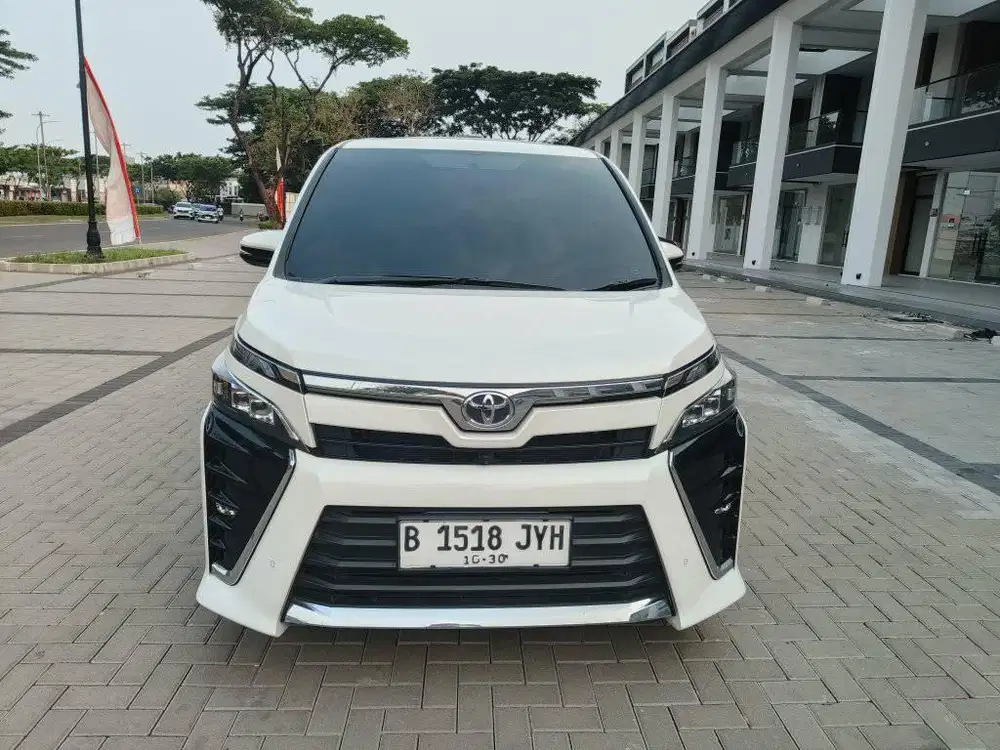 Toyota Voxy 2.0 2021