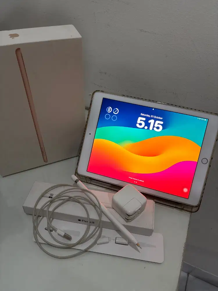 iPad 6th Gen + Apple Pencil 1st Gen + Casing