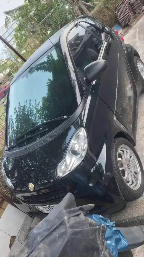 Mercedes Benz Smart for Two matic tahun 2010 hitam