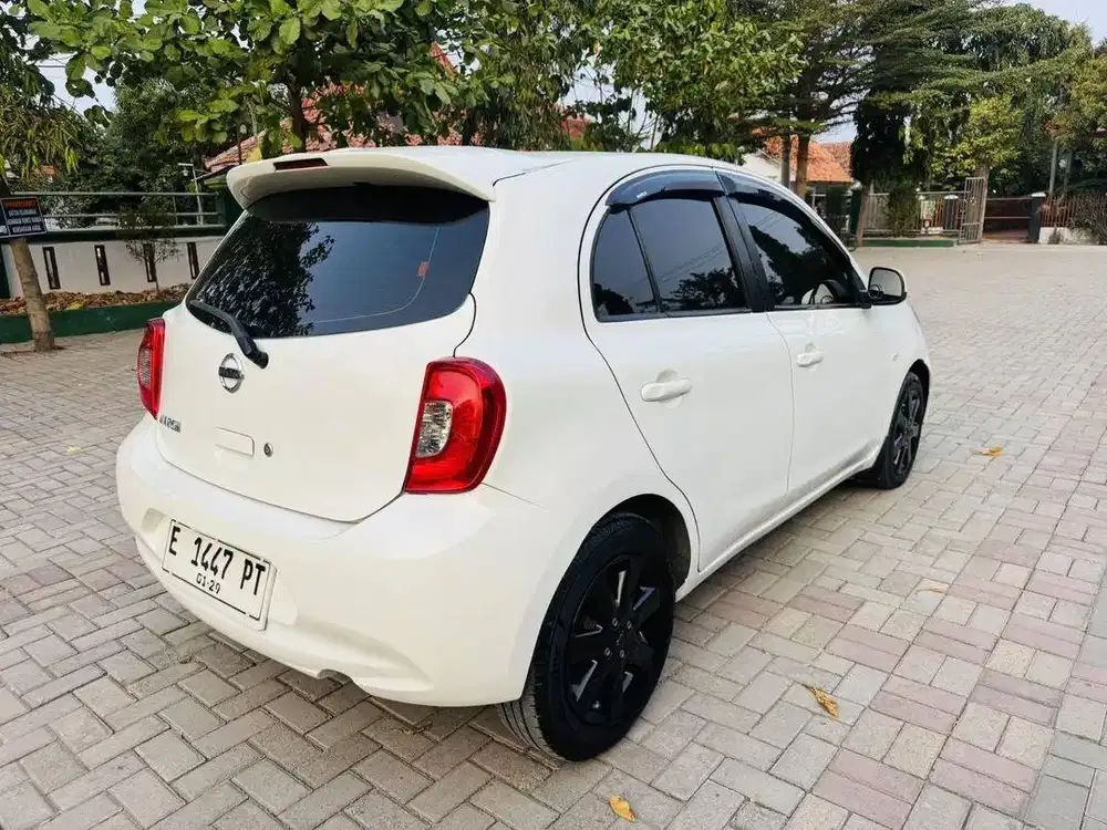 Nissan March L 2013 AT BENSIN