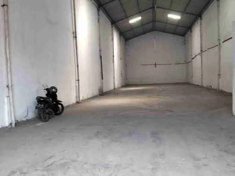 Disewakan Gudang Margomulyo Permai
Ada kantor, Kontainer 40 feet bisa masuk, luas 480m 150jt/th
