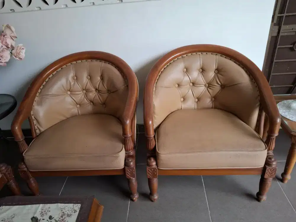 1 set meja kursi tamu