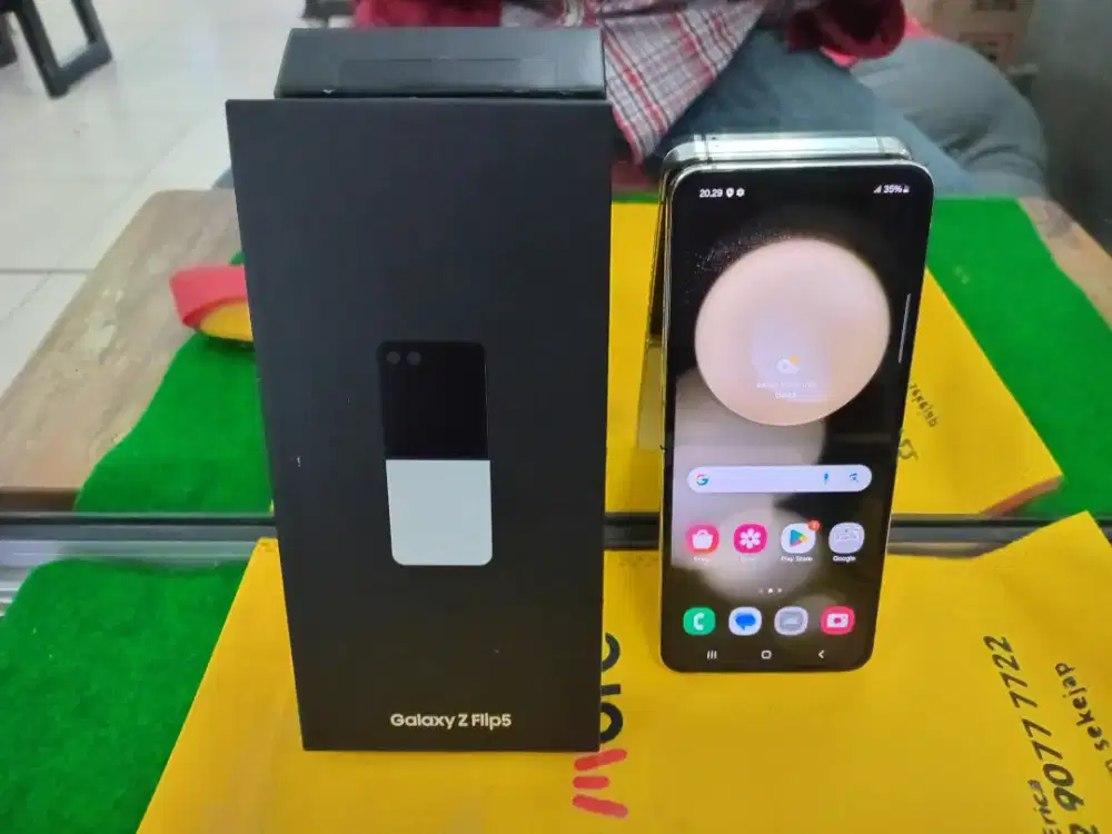 Samsung ZFlip5 5G ram 8/256 gb no minus mulus lengkap normal