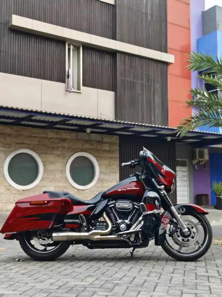 Harley Davidson streetglide cvo 114