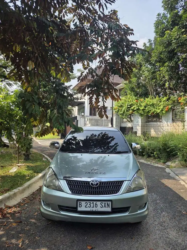 Toyota Kijang Innova 2006 Bensin