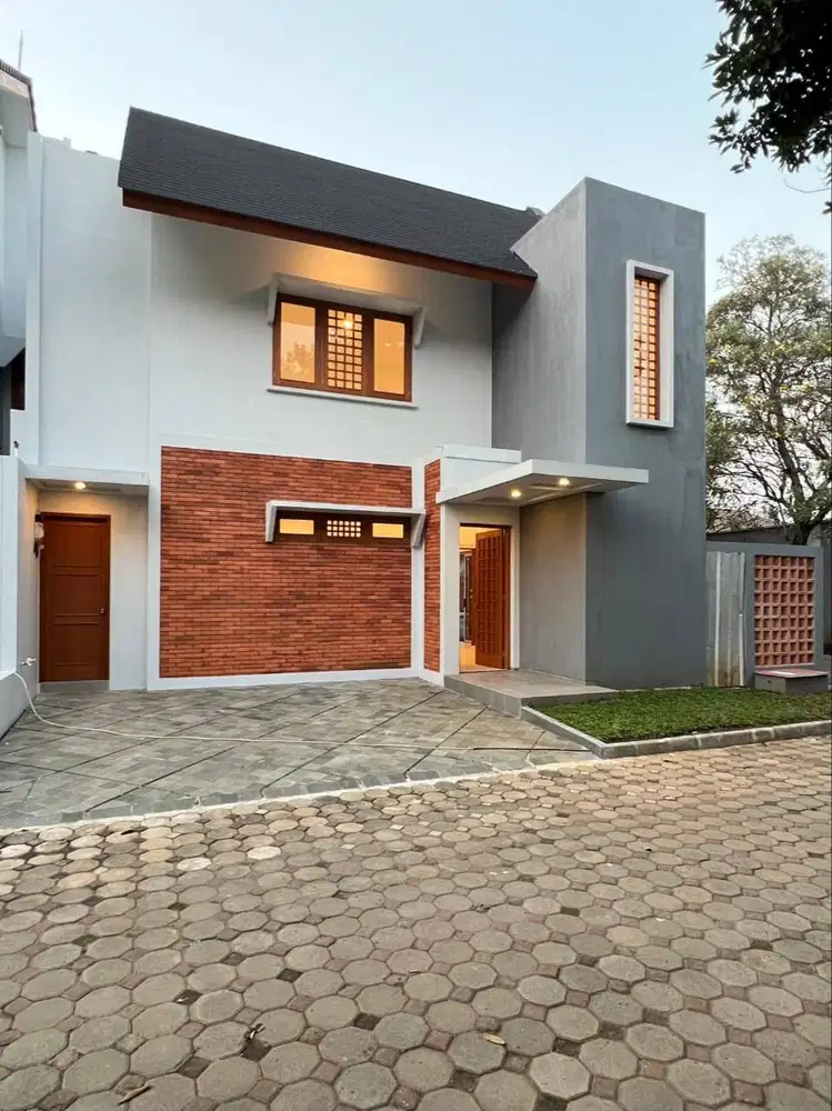 RUMAH READY DI JAGAKARSA 2 LANTAI HARGA 4M NEGO