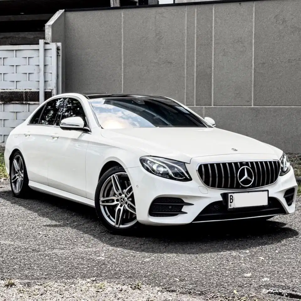 (CASH) Mercedes Benz E300 AMG W213 2017