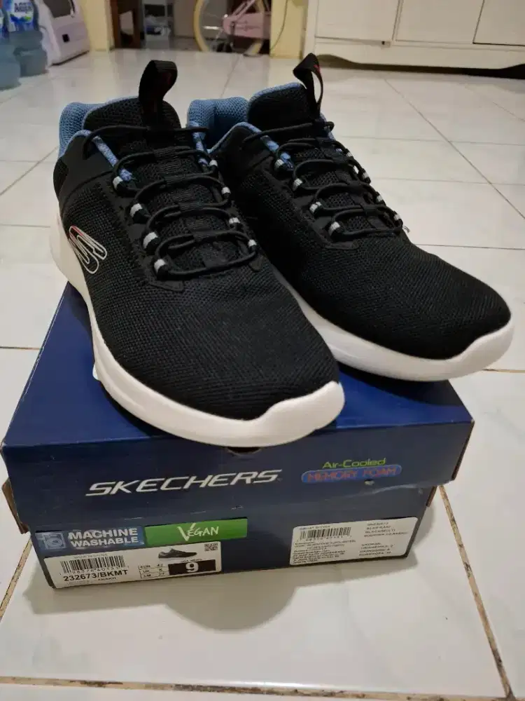 Sepatu Skechers Bounder Slip-ins Walking  Warna Black Size 42