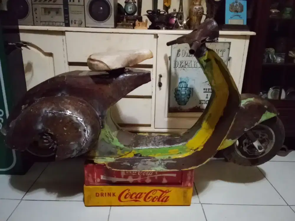 Pajangan vespa mini