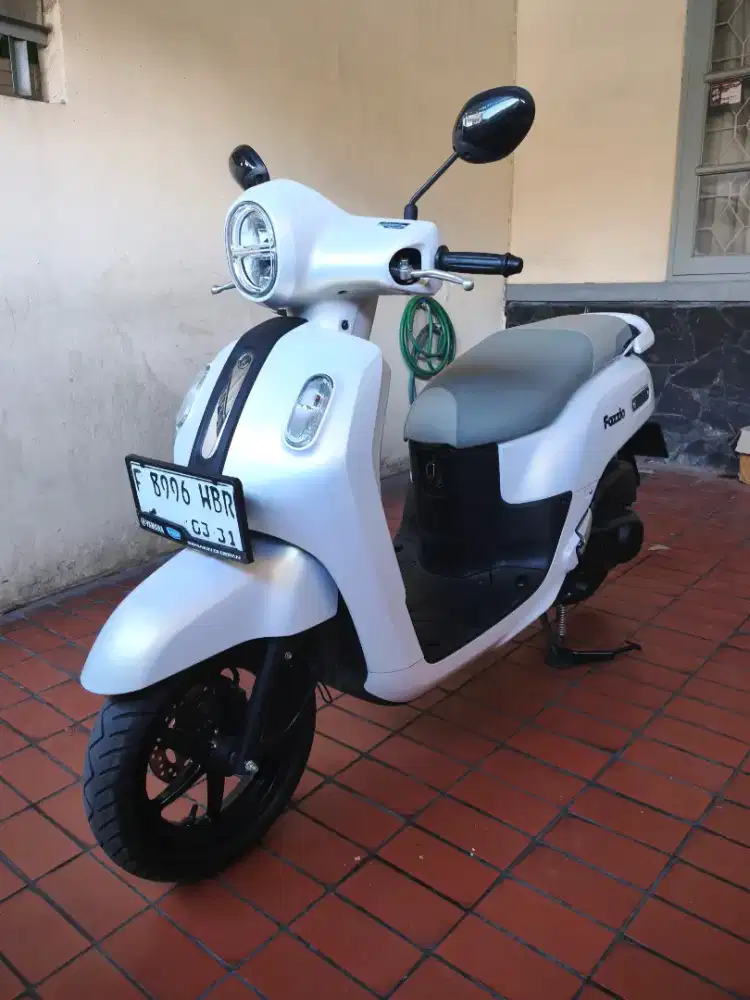 Yamaha Fazzio Lux Hybrid Pearl White F Cianjur km 4 rb