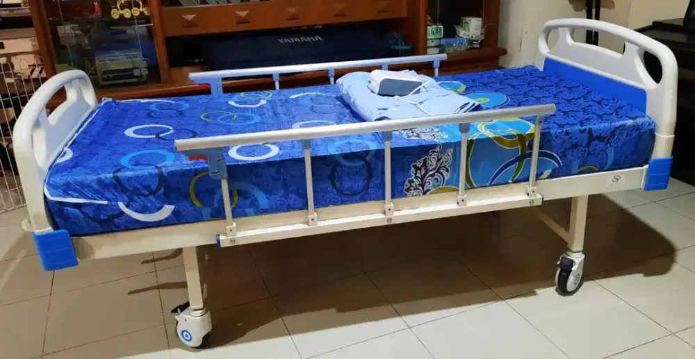 Bed/Ranjang Pasien Rumah Sakit 2 Engkol SELLA