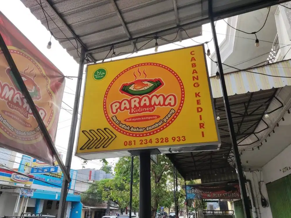 Neon Box Depan (Lengkap dengan Tiang Penyangga)
