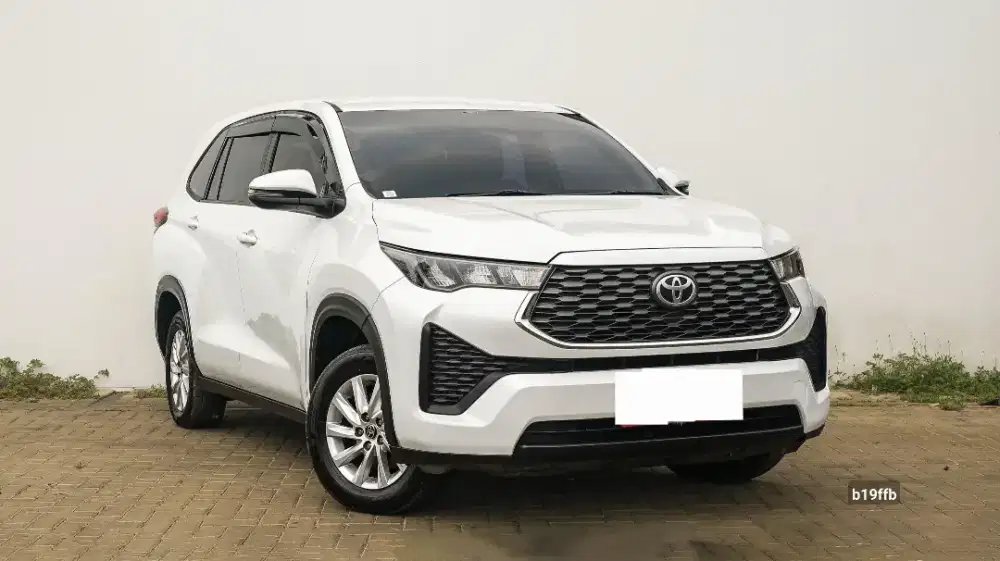 INNOVA ZENIX 2.0 G AUTOMATIC 2022 - Low KM , Istimewah