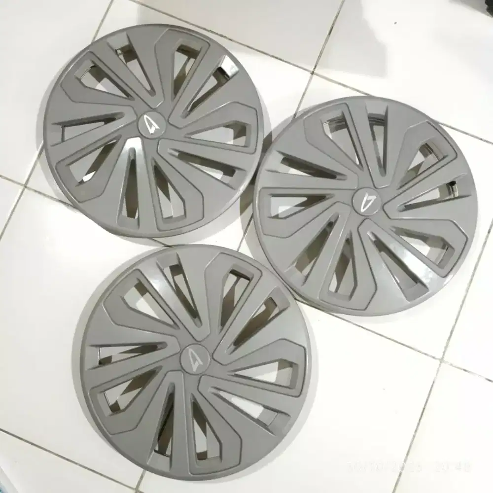 Tutup Velg Whelldop Daihatsu Sigra Ring 14 Ori (Second) Harga Satuan