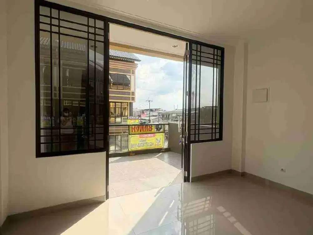 Disewakan Cepat Ruko Korean Town Green Lake City 3 Lt Cocok utk Kantor dll Bebas Banjir ( Bisa 1 Ruko Bisa Gandeng )