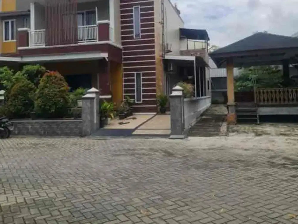 Rumah Mewah 2 Lantai Full Furnish di Jalan Subrantas - Panam