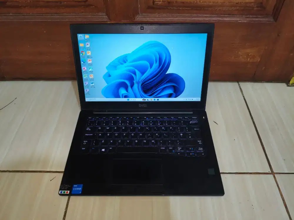 Laptop Dell Latitude 7280 Ram 8gb SSD 256gb core i7 gen7 Layar FullHD