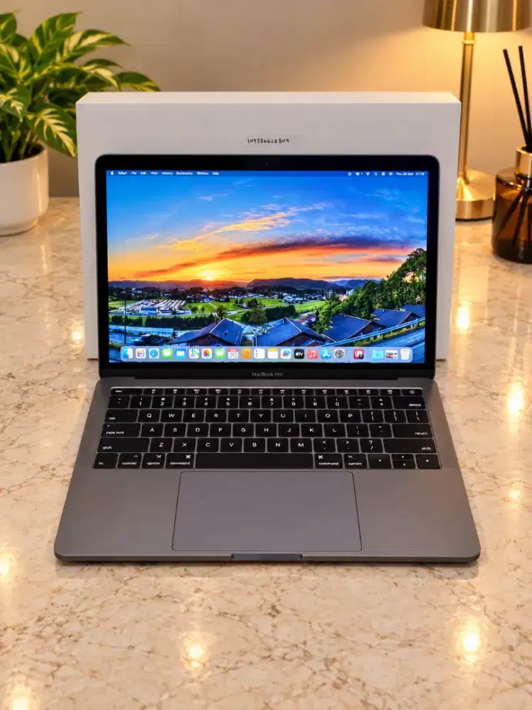 MacBook Pro 2017 Retina 13 Inch Fullset Responsif
