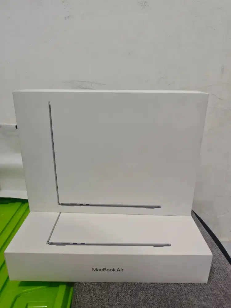 Macbook Air M3 15 Inch Ram 8GB SSD 512GB baru resmi iBox