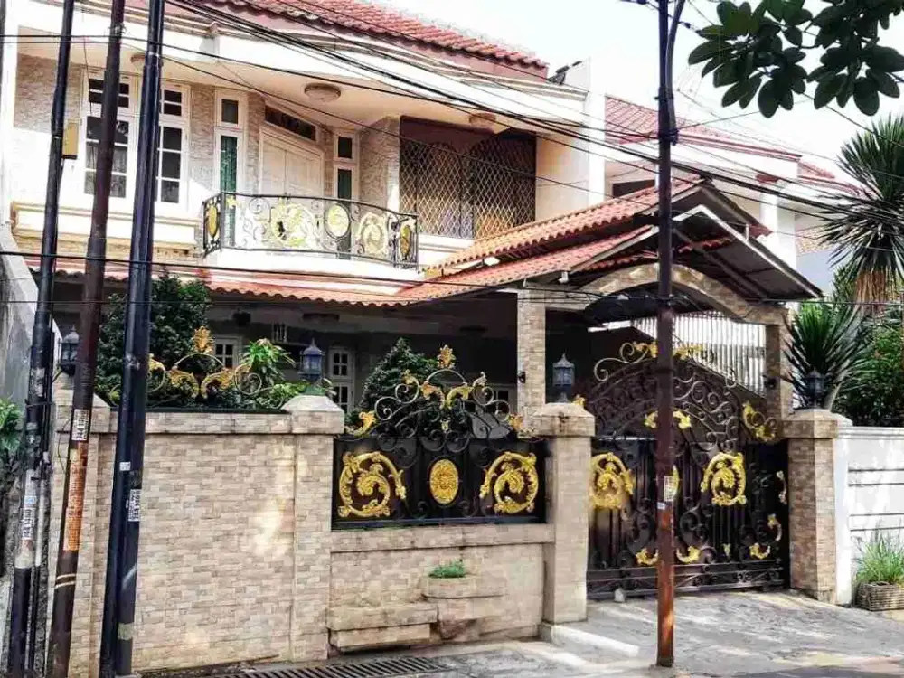 Rumah cantik di petukangan selatan pesanggraha