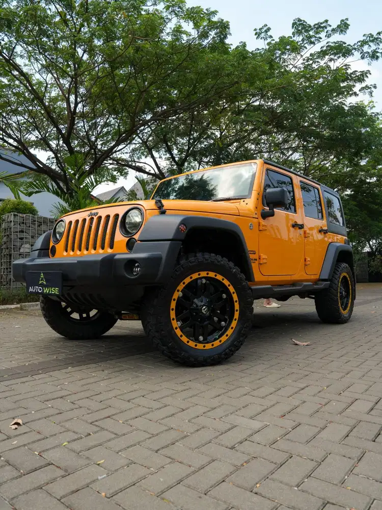 JEEP JK WRANGLER SPORT 3.6 AT 2012 YELLOW  ON BLACK
