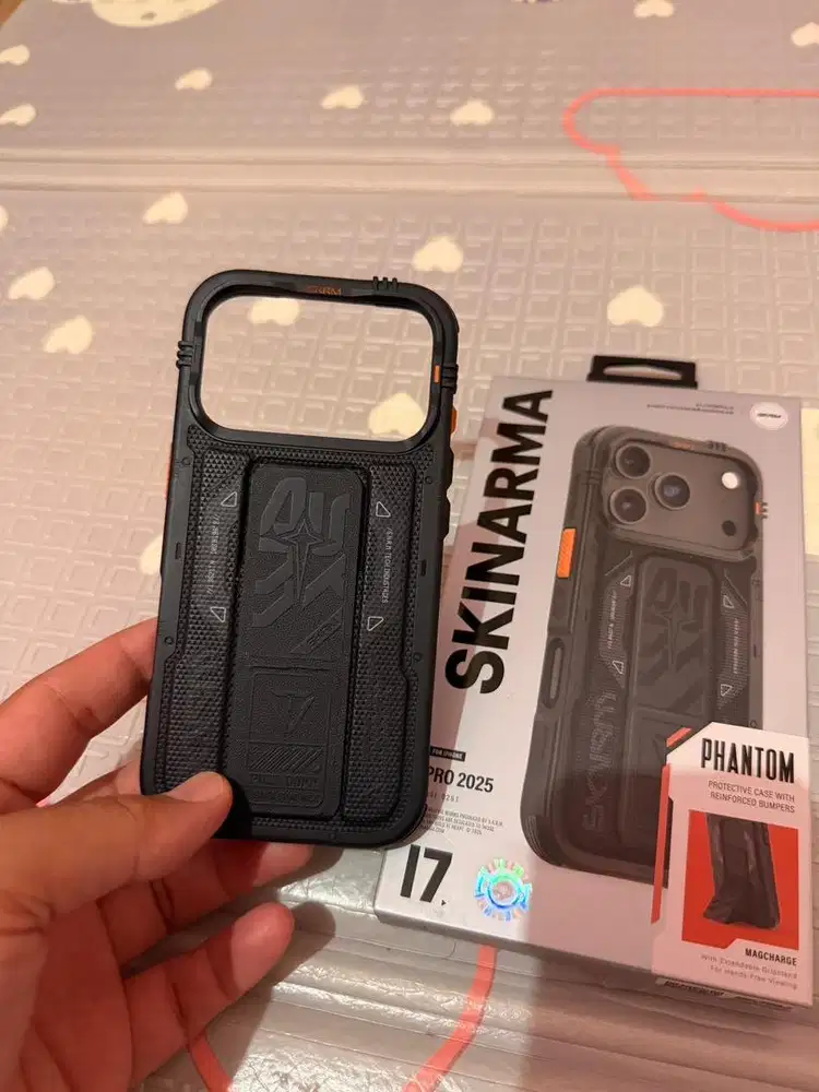 Case Skinarma Phantom iPhone 17 Pro