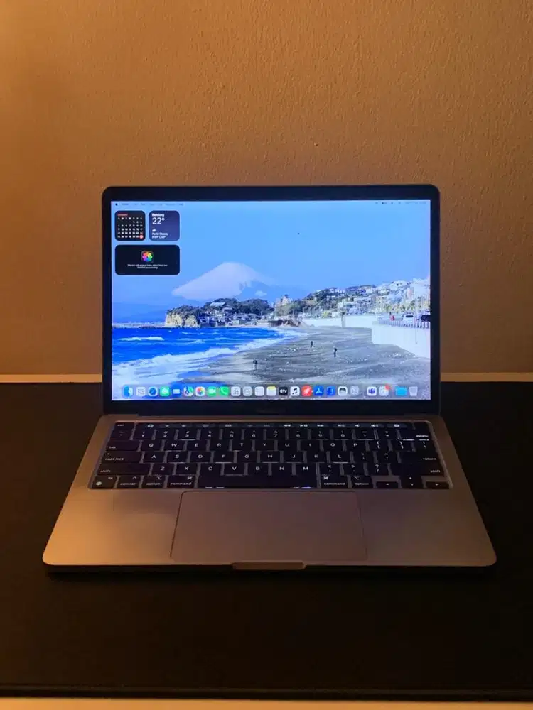 MacBook Pro 2022 M2 8/256 (13 inch)