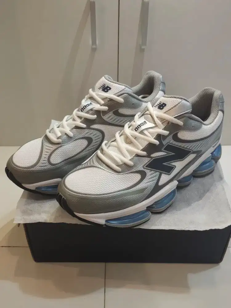 NB ABZORB 2000 'White Grey Blue' size 45