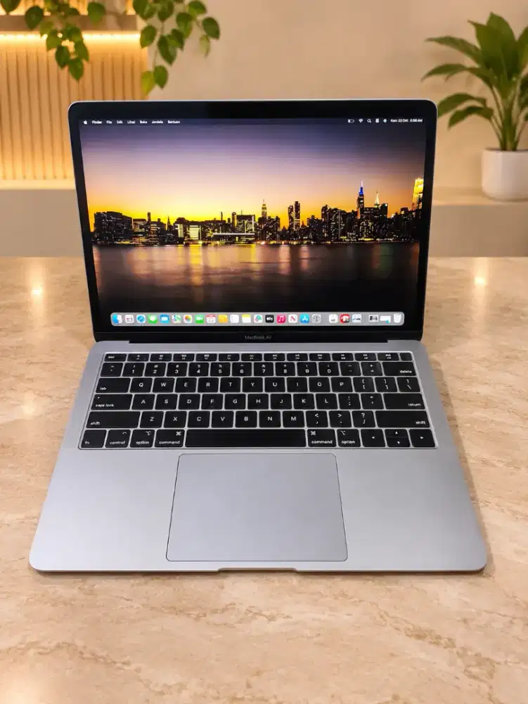 MacBook Air 13 Inch 2019 Core i5 128GB Minus Keyboard