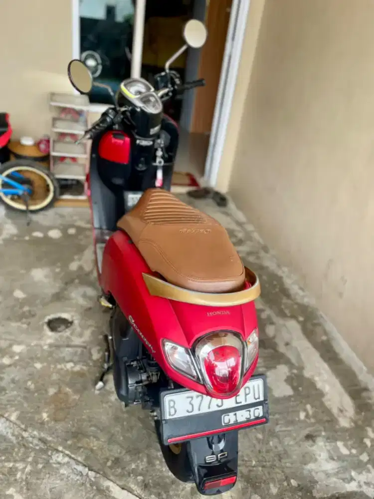 Jual motor Honda New Scoopy injeksi tahun 2020 tangan pertama dari bru