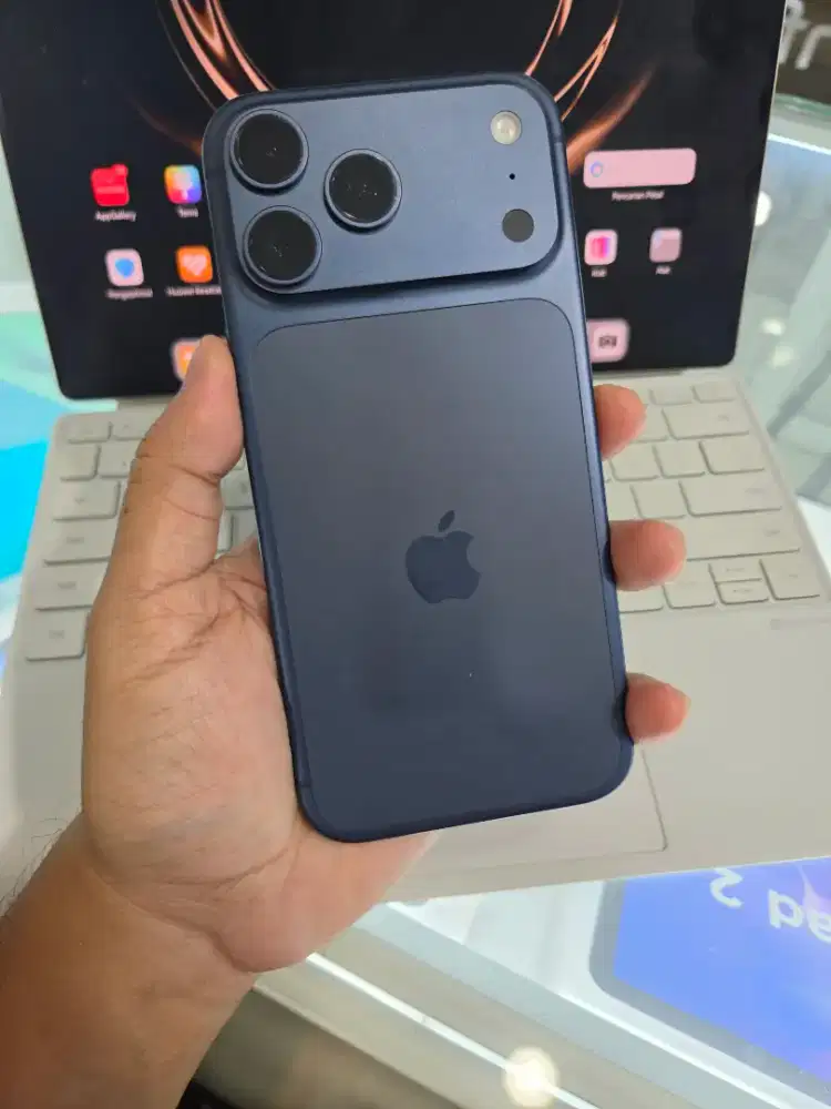 iPhone 17 Promax iBox (256) Bh 100, CC 64 , Garansi Agustus