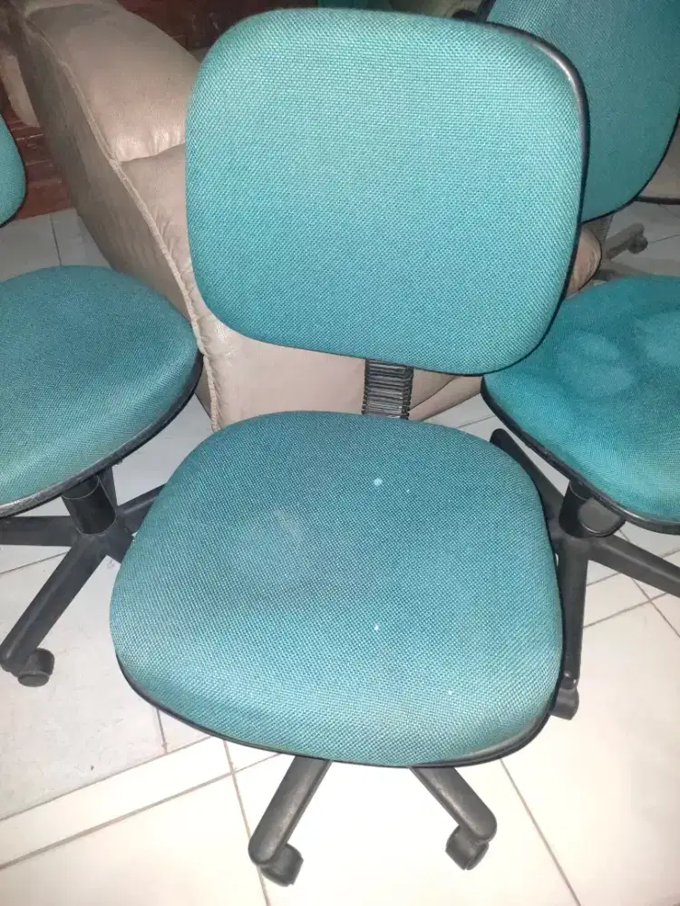 Kursi kantor seperti baru