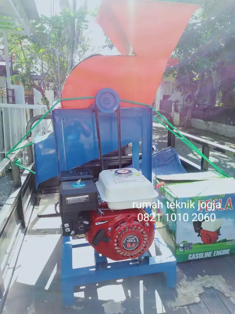 (Rumah teknik jogja)mesin pencacah rumput,pembuat kompos+mesin6,5hp