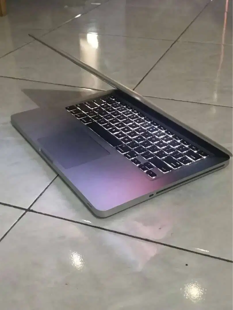 Laptop macbook pro core i7 ssd 500gb 2012 like new no minus apple air