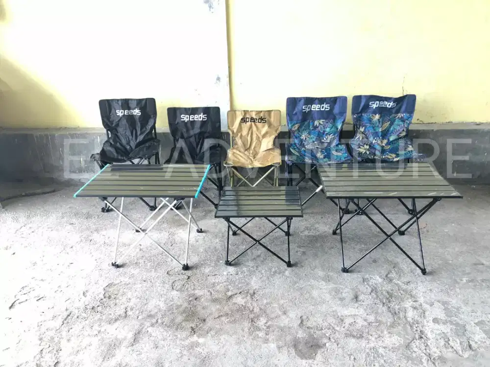 Kursi lipat dan meja lipat