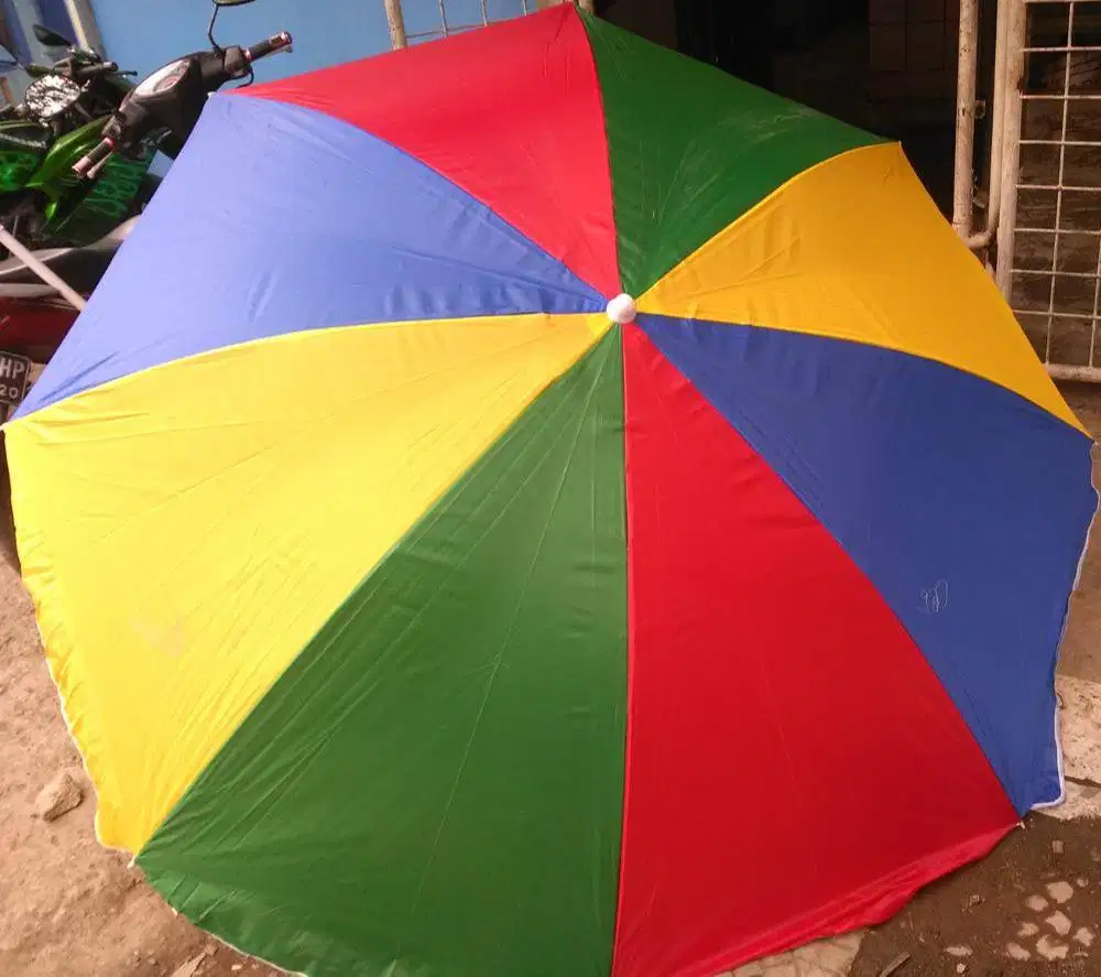 Payung taman simpel serbaguna diameter 170cm murah