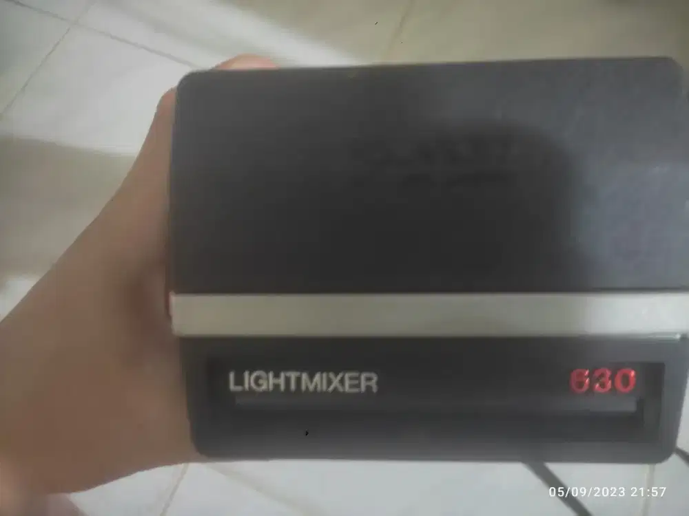 Dijual kamera antik/ kolektor edition polaroid 630