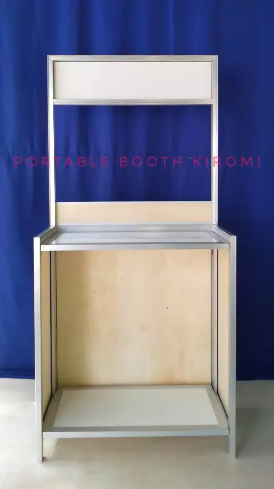 Booth Portable Event Desk Meja Promosi Alumunium Plus Penghalang Depan